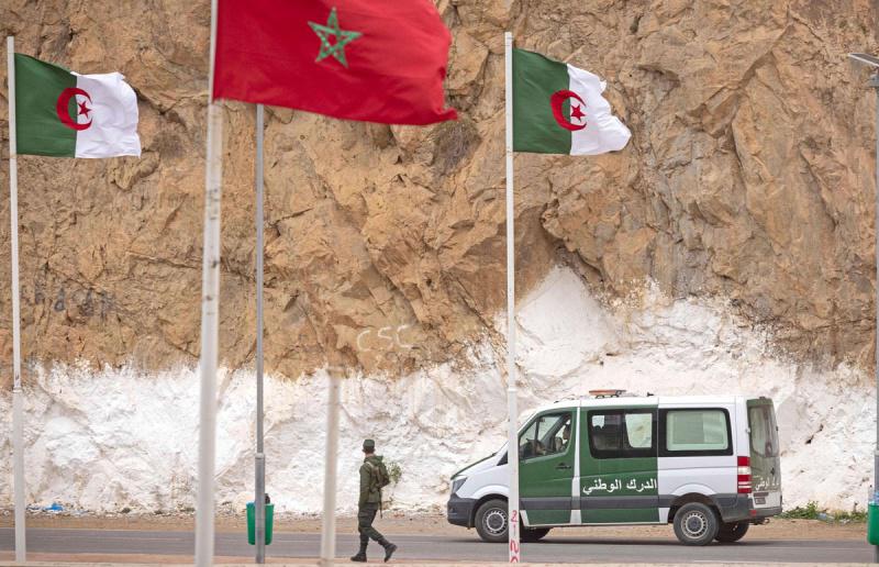 بالحجة والدليل.. إطلالة على المواقف المتناقضة للنظام الجزائري بالحجة والدليل.. إطلالة على المواقف المتناقضة للنظام الجزائري