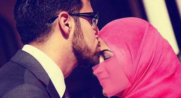 حكم تقبيل الزوجة و رؤيتها عارية في نهار رمضان