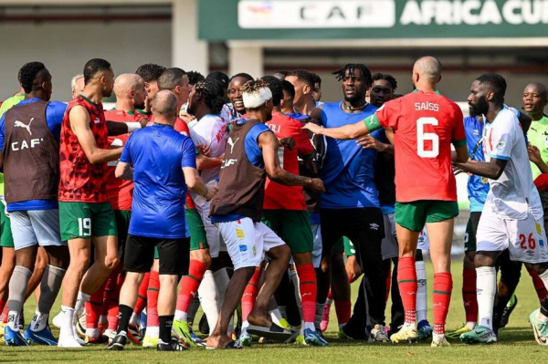"الكاف" يفتح تحقيقا في أحداث مباراة المغرب والكونغو الديمقراطية