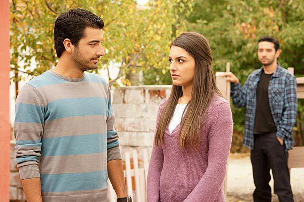 هكذا أصبحت المسلسلات التركية المدبلجة بالدارجة المغربية تكرس الأمية و تحارب اللغة العربية
