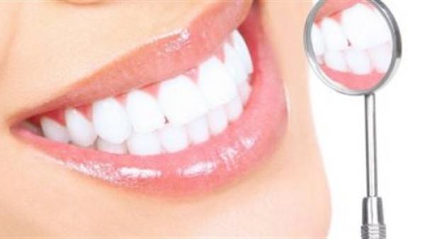 أخصائي أسنان يقدم مجموعة نصائح للحفاظ على الأسنان من التسوس