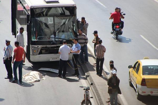 حافلة تقتل مسنة بتطوان (صورة)