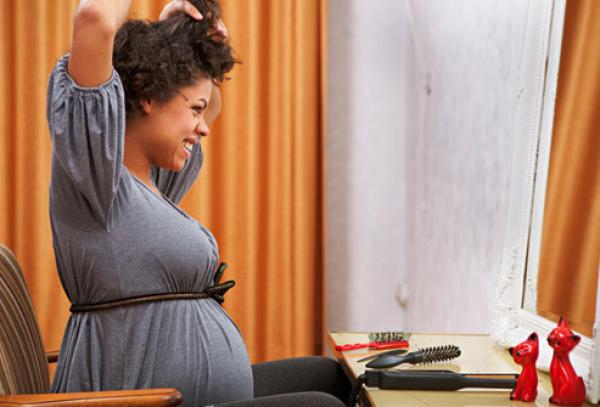 للحامل : هذه أضرار الكيراتين على صحتك وصحة جنينك