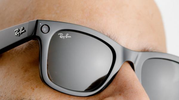 شركة فيسبوك تطلق نظاراتها الذكية من الجيل الأول