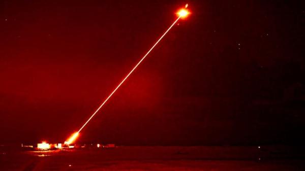 بريطانيا تعلن عن نجاح اختبار سلاح ليزر للأهداف الجوية بدقة عالية