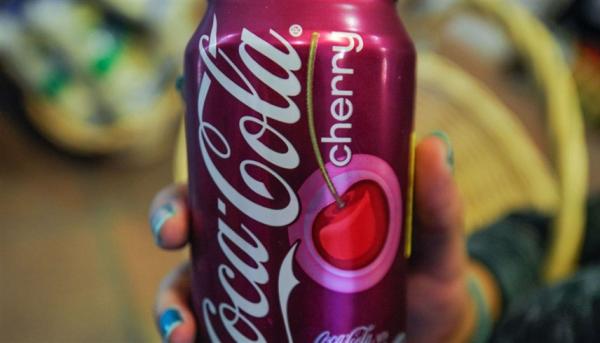 فرنسا تسحب عبوات "كوكا كولا" بسبب مخاطر صحية