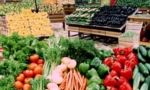 ارتفاع أسعار الخضر والفواكه في الأسواق المغربية بسبب الزيادة في "التعشير"