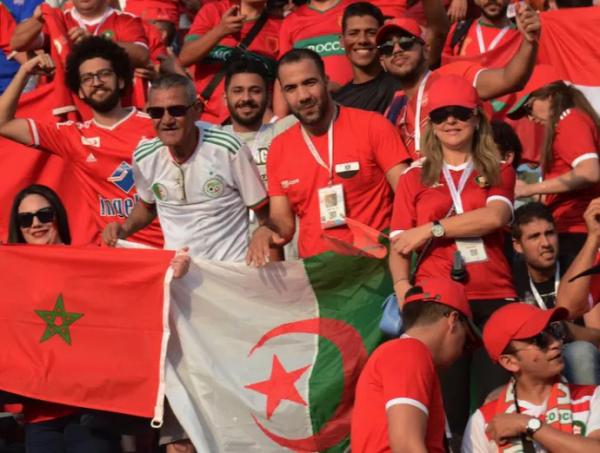 الجماهير الجزائرية منبهرة بأداء أبناء عموتة وتتمنى نهائيا عربيا بين المغرب والجزائر