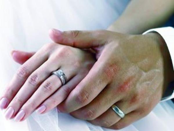 رئيس المجلس البلدي لمنطقة بوفكران يفرض شروطا غريبة على الراغبين في الزواج