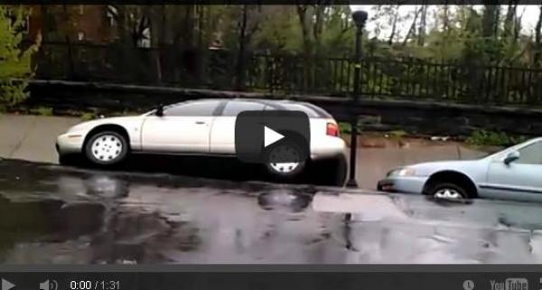 بالفيديو: شارع يبتلع السيارات في الولايات المتحدة