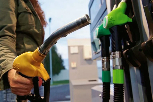 هل ستنخفض أسعار المحروقات نهاية السنة الجارية بمحطات الوقود المغربية؟