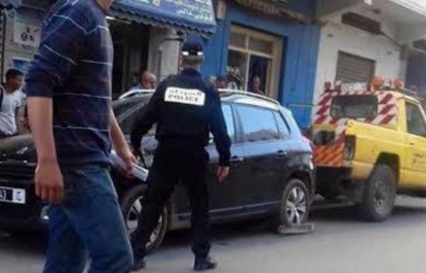 أخيرا بالمغرب...رجل أمن يحرر مخالفة في حق سيارة تابعة للدولة بهذه المدينة