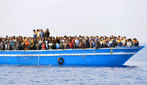 الخلفي يكشف مرة أخرى موقف المغرب من إقامة مراكز استقبال للمهاجرين