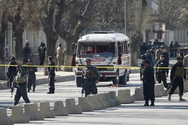 حركة طالبان تقتل 16 راكبا في حافلات بشمال افغانستان
