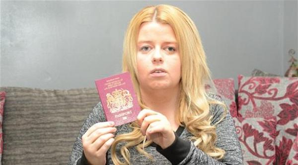 كفيفة تفشل في استخراج جواز سفر بسبب عينيها