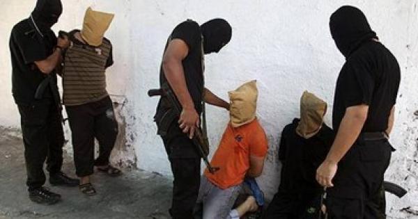 تنظيم "داعش" يعدم شخصين بتهمة "العمالة" للقوات العراقية