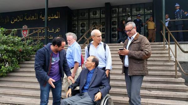 سلطات البيضاء تستدعي المفكر المعطي منجب بعد إضرابه عن الطعام لمدة تجاوزت 10 أيام