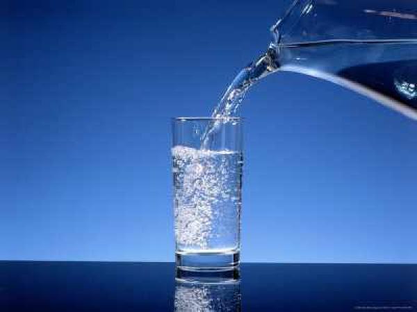 العجائب السبعة لشرب الماء وأثرها في جسم الأنسان