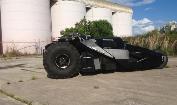 سيارة باتمان للبيع بـمليون دولار