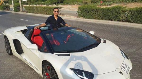 صورة : نبيل الداودي من أغنى اللاعبين المغاربة يظهر بسيارته الجديدة .. تعرف على ثمنها؟