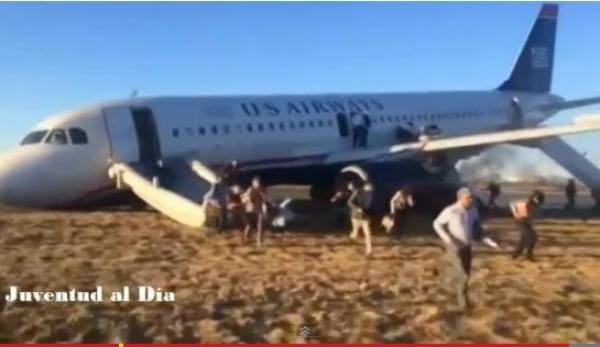 بالفيديو : بعد أقل من أسبوع على اختفاء الطائرة الماليزية طائرة أمريكية تسقط  قبل إقلاعها
