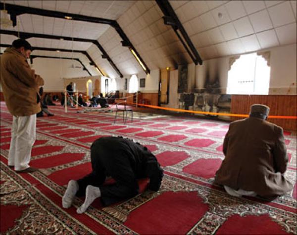 لأول مرة ..مسجد مغربي يستعين بخدمات "السكيورتي" لهذا السبب!