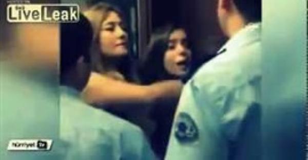 بالفيديو.. شاهد ماذا فعلت فتاة مع ضابط شرطة تركي