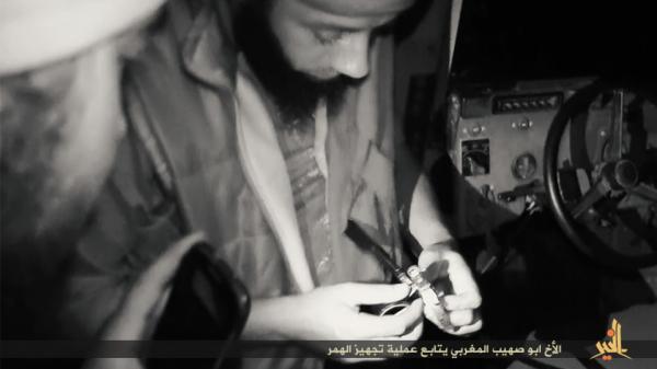 مغربي داعشي يحمل طنا من المتفجرات ويفجر نفسه وسط جنود الجيش السوري