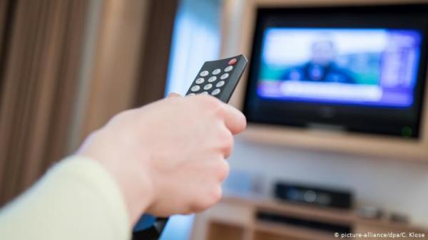 دراسة تحذر من خطر التلفزيون والضوء على الصحة!
