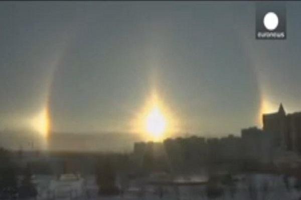 بالفيديو : شمس كاذبة أم ثلاثة شموس ساطعة في سماء موسكو