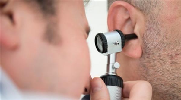هل يشكل الألم الحاد المفاجئ في الأذن مصدر قلق؟