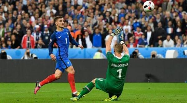 فرنسا تنهي مغامرة ايسلندا في يورو 2016 و تضرب موعدا مع ألمانيا في نصف النهائي (فيديو)