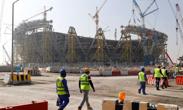 لأول مرة .. مسؤول قطري يعترف بمصرع العمال أثناء بناء الملاعب وعددهم أقل مما في التقارير الدولية