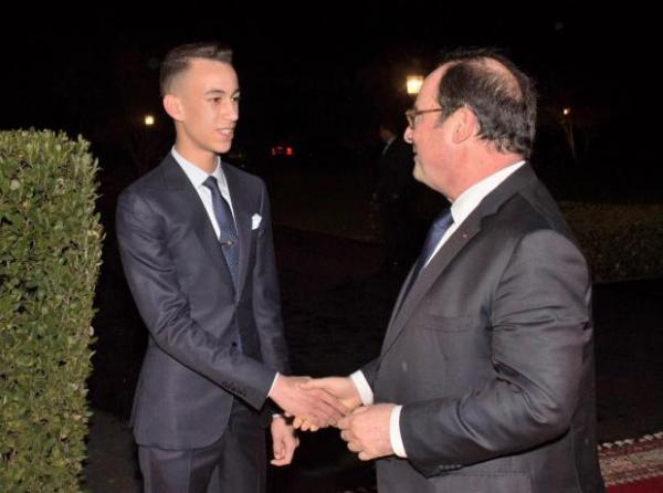 "هولاند" يدعم ترشيح المغرب لمونديال 2026 بقوة والملك المغربي يقيم مأدبة عشاء على شرفه