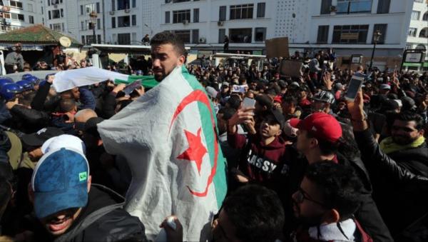 غريب..وكالة الأنباء الجزائرية الرسمية تنقل الاحتجاجات ضد بوتفليقة بطريقة غير مسبوقة