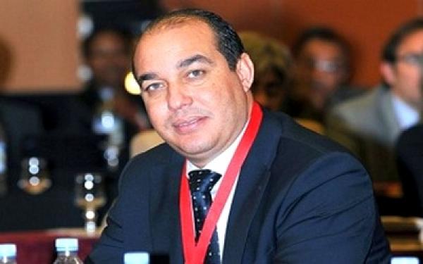 محمد أوزين يقاضي محاميا بسبب عبارة "مسخوط الملك"