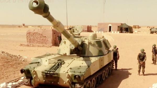لأول مرة: الجيش المغربي يستعرض قدراته العسكرية بالصحراء المغربية عبر قناة وطنية (فيديو)