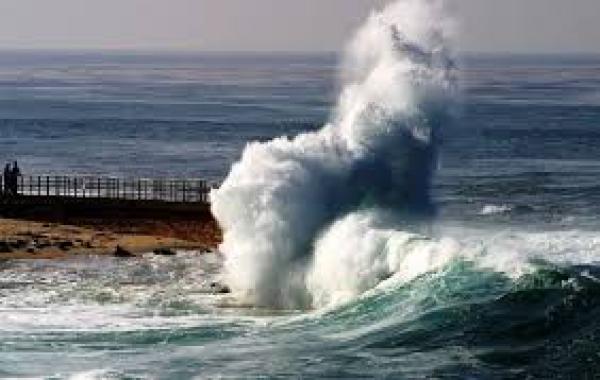 تحذير..أمواج خطيرة يصل ارتفاعها إلى 6 أمتار يومي الخميس والجمعة بين كاب مالاباطا وآسفي
