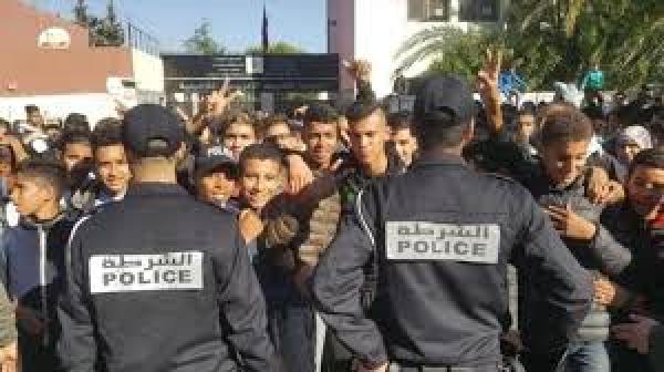 القضية حماضت...اعتقال 4 تلاميذ بقلعة السراغنة وإحالتهم على القضاء بسبب الاحتجاج على "الساعة الجديدة"