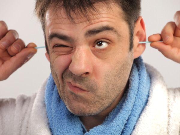 أعواد التنظيف القطنية خطر على الأذن