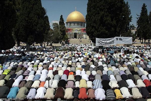 نحو 200 ألف مصل أدوا صلاة أول جمعة من رمضان في المسجد الأقصى