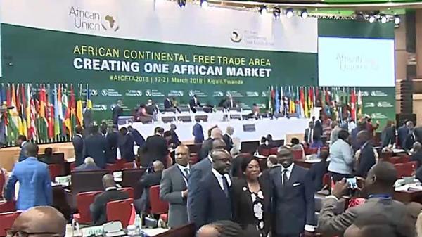 النيجر: انطلاق أشغال قمتي الاتحاد الإفريقي الاستثنائيتين حول التصنيع والتجارة الحرة بمشاركة المغرب