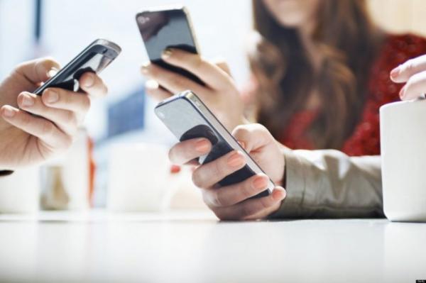 دراسة حديثة تكشف عن مفاجأة بشأن العلاقة بين الهواتف وصحتنا العقلية