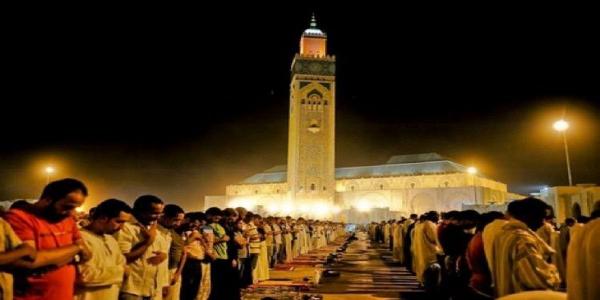 على غير العادة.. ظاهرة "غريبة" تطبع سلوك فئات عريضة من المغاربة خلال ليالي رمضان