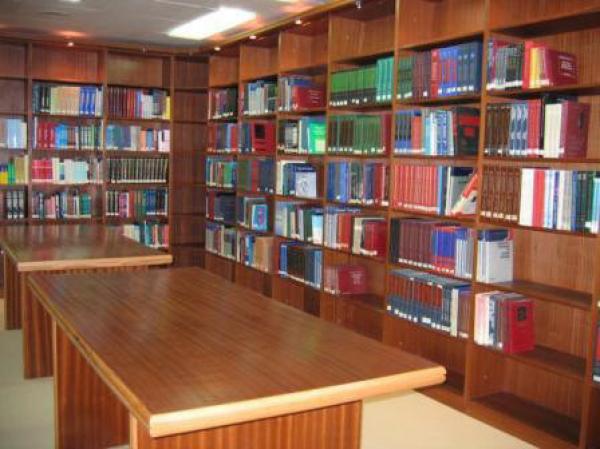 إلى رئيس الحكومة المغربية : افتحوا وأهلوا المكتبات المدرسية