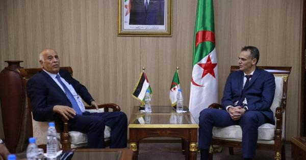 كم دفع النظام الجزائري للوزير الفلسطيني "الفتحاوي الرجوب" لمهاجمة المغرب؟