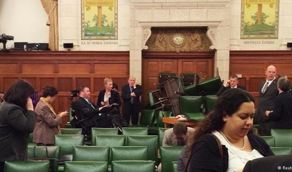 لن يخطر على بالِ أحدٍ..أين اختبأ رئيسُ الوُزراء الكندي لحظة إطلاق النّار في البرلمان؟