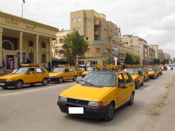 شلل في قطاع سيارات الأجرة اليوم احتجاجا على ارتفاع أسعار المحروقات و لامبالاة الحكومة