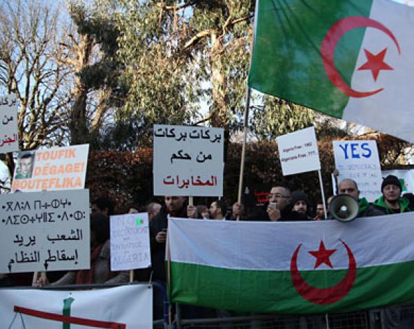 المعارضة الجزائرية تتظاهر بلندن  