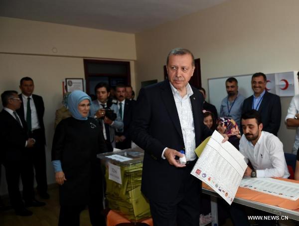 نتائج الإنتخابات التركية "نكسة" للعدالة والتنمية ولأردوغان